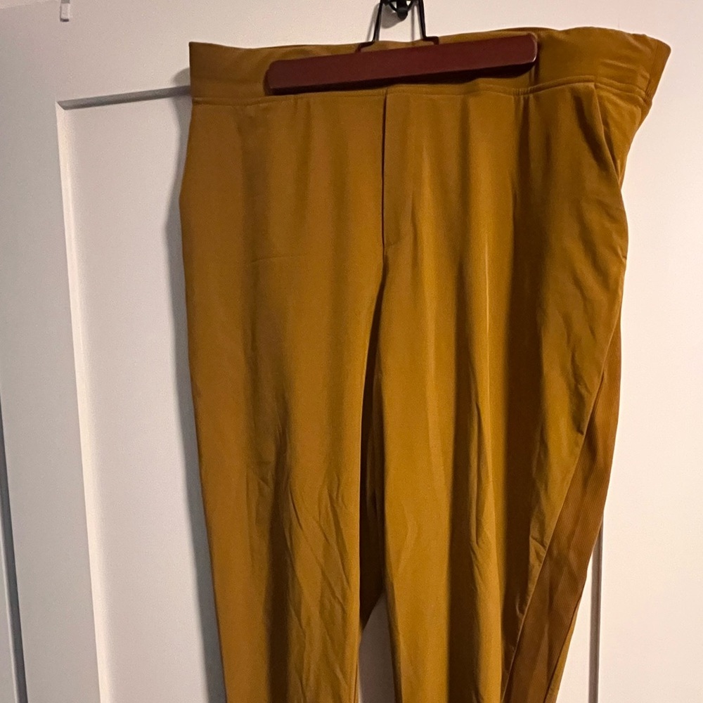 Athleta Mustard Yellow Cropped Pants
